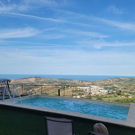 La Terrazza Motta Bed & Breakfast Atri Exterior photo