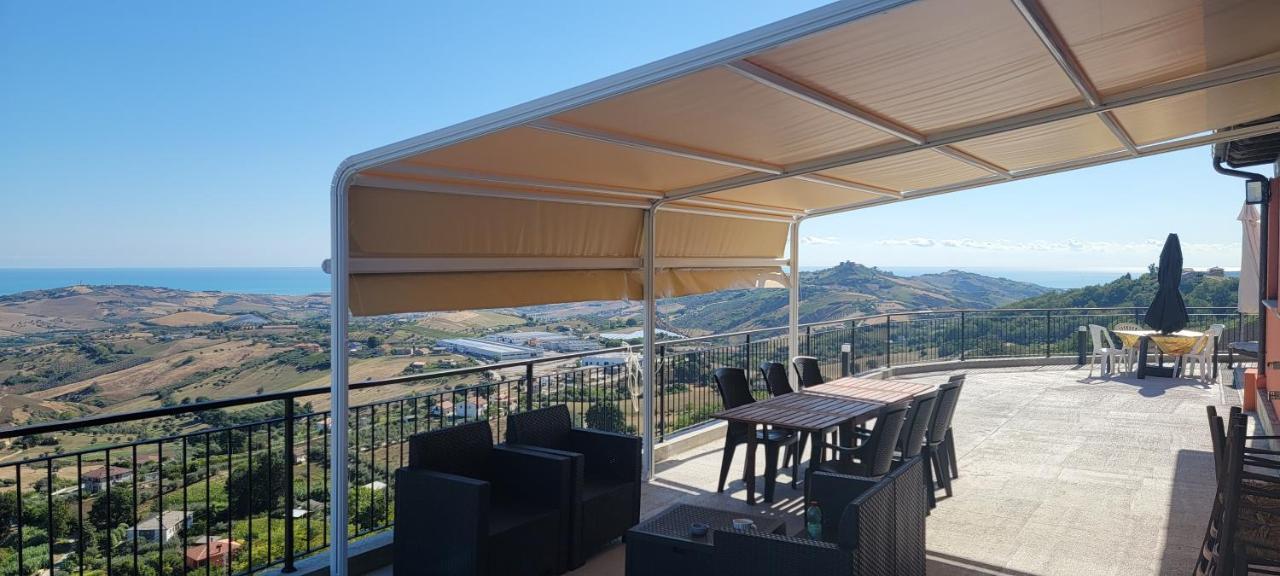 La Terrazza Motta Bed & Breakfast Atri Exterior photo