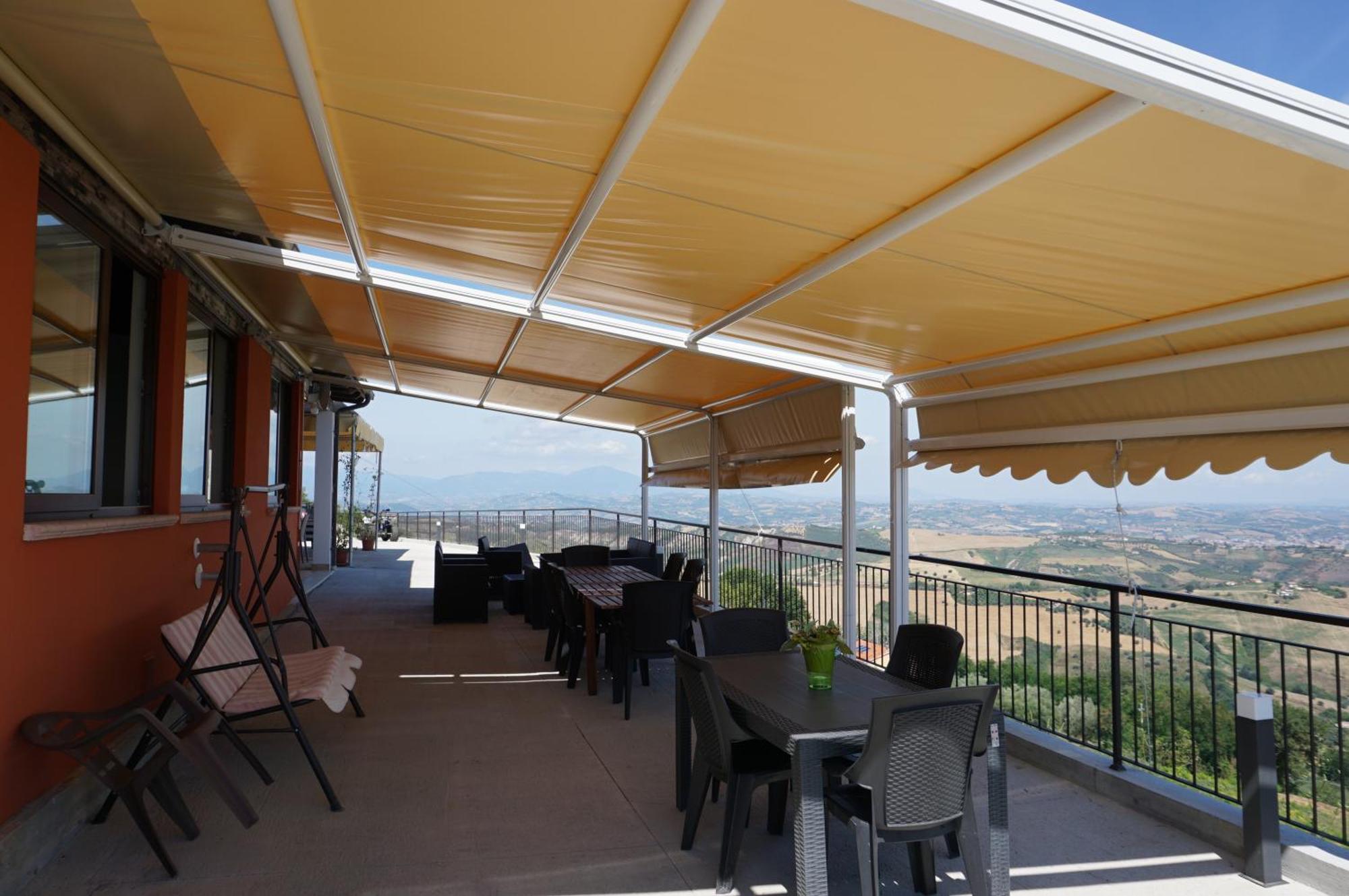 La Terrazza Motta Bed & Breakfast Atri Exterior photo