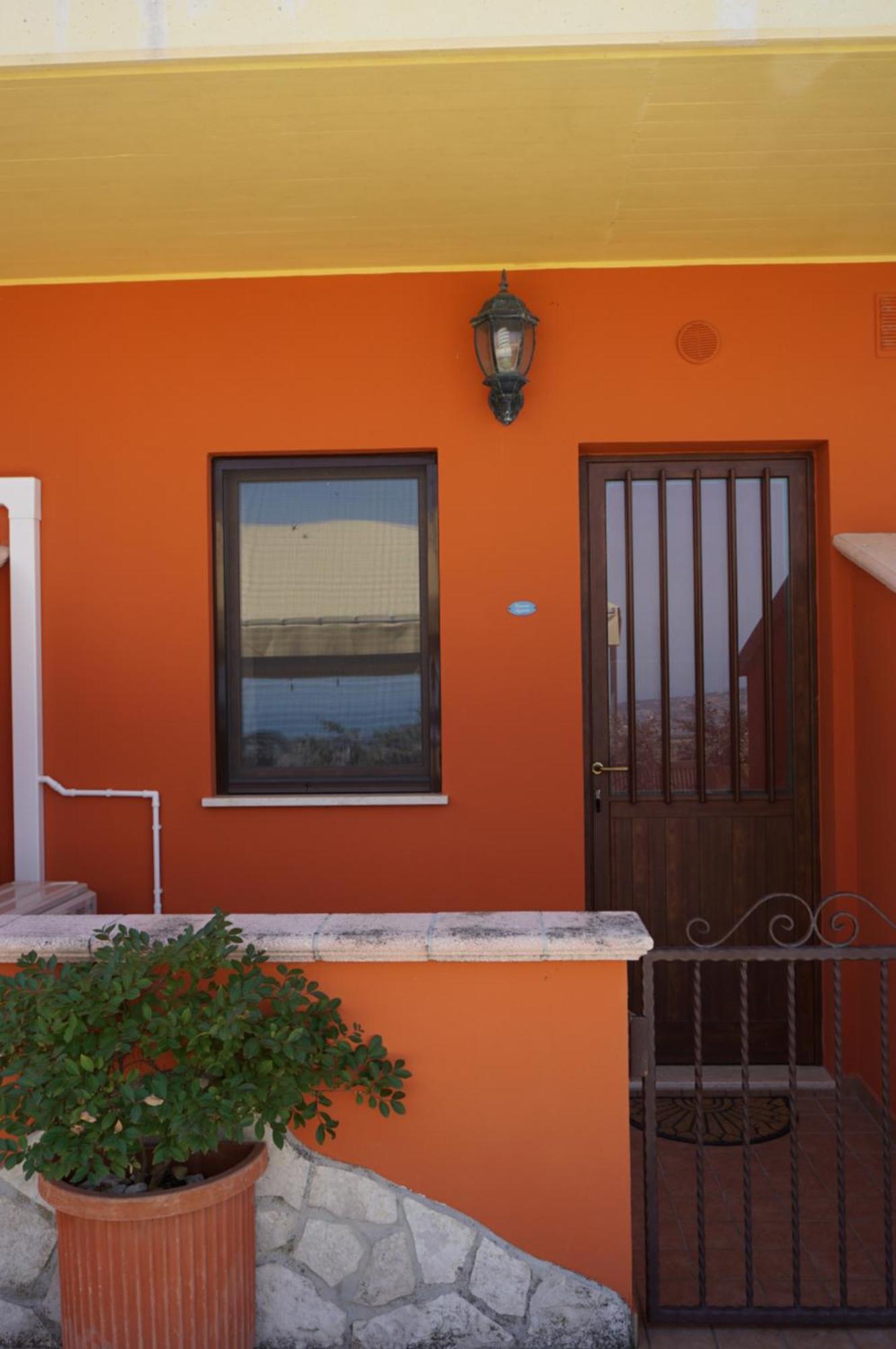 La Terrazza Motta Bed & Breakfast Atri Exterior photo