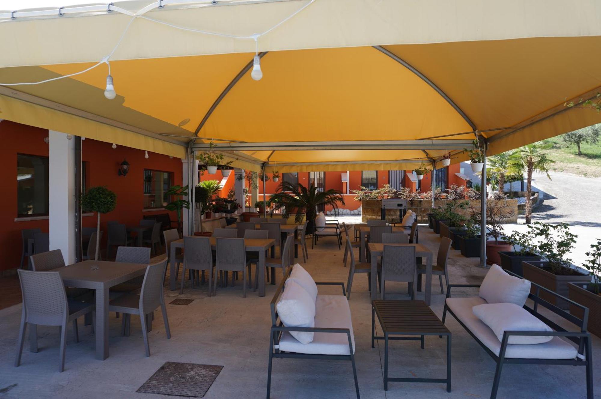 La Terrazza Motta Bed & Breakfast Atri Exterior photo