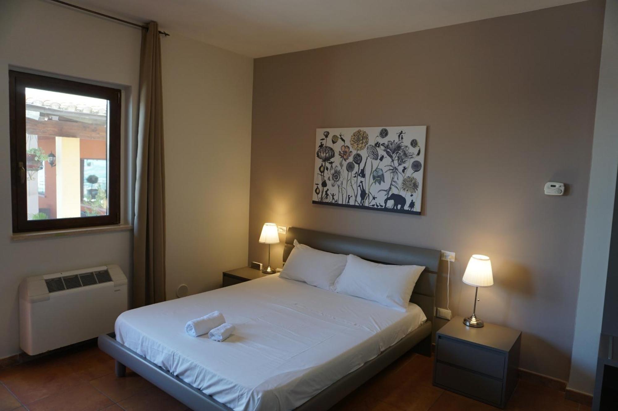 La Terrazza Motta Bed & Breakfast Atri Exterior photo