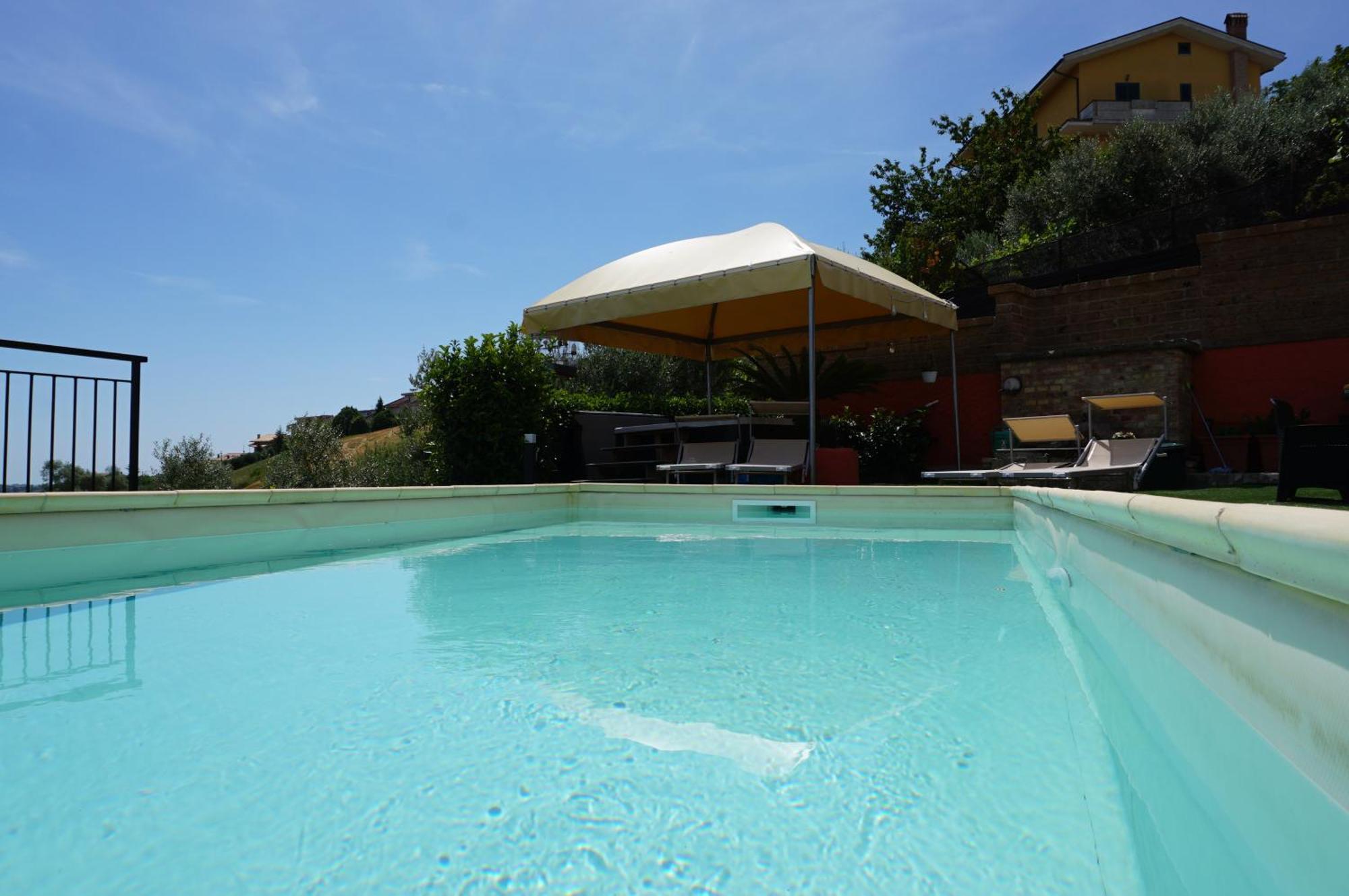 La Terrazza Motta Bed & Breakfast Atri Exterior photo