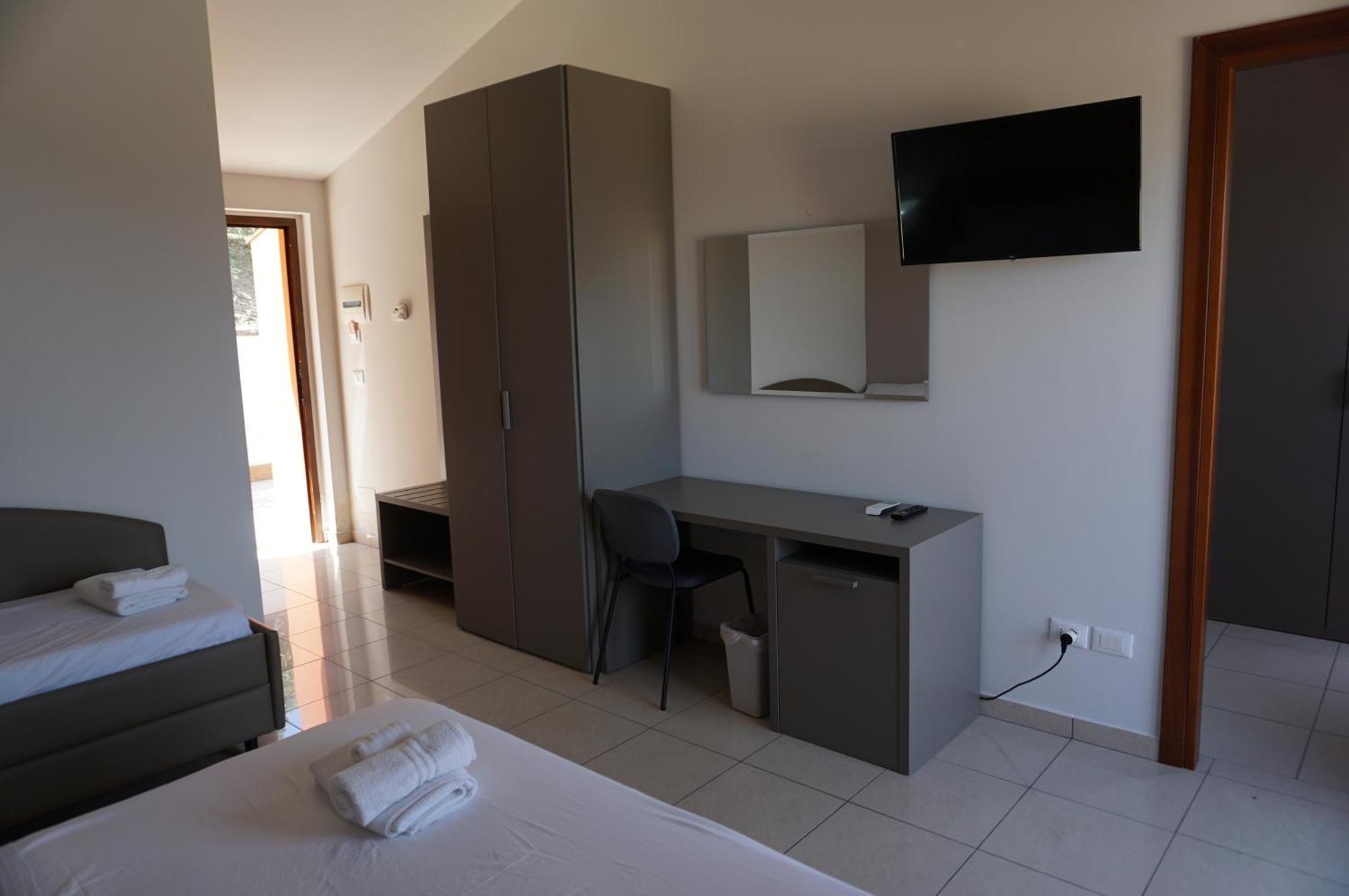 La Terrazza Motta Bed & Breakfast Atri Exterior photo