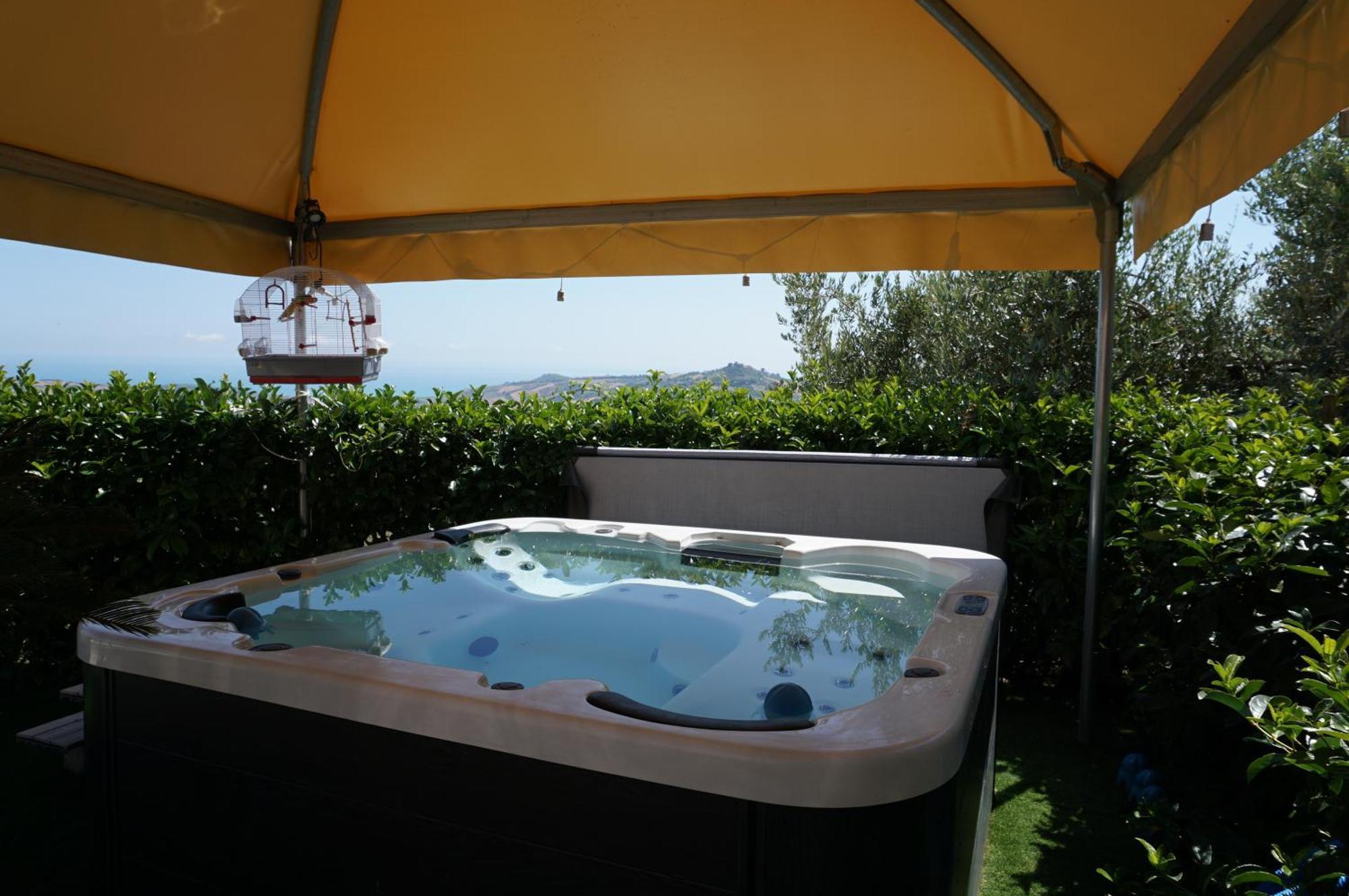 La Terrazza Motta Bed & Breakfast Atri Exterior photo